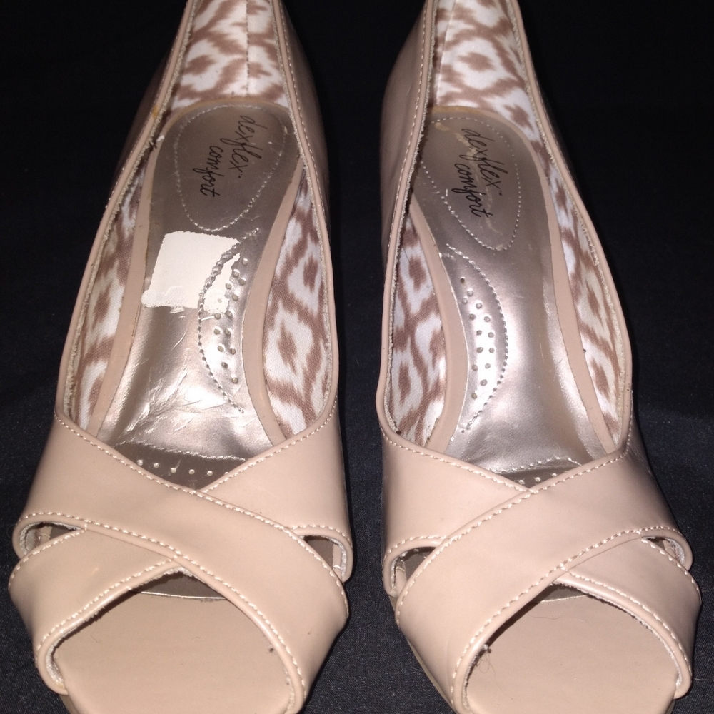 Nude open toe wedge heels, dexflex, sz 7